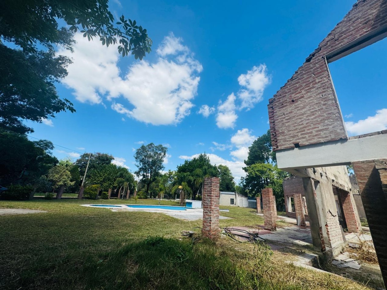 ARROYO LEYES - LOS CITRICOS 3009 - GRAN TERRENO FORESTADO Y CON PISCINA 