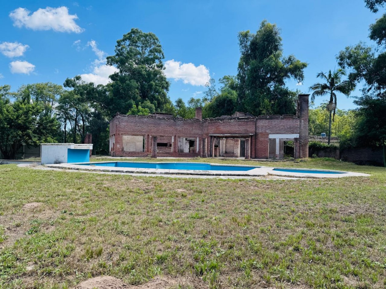 ARROYO LEYES - LOS CITRICOS 3009 - GRAN TERRENO FORESTADO Y CON PISCINA 