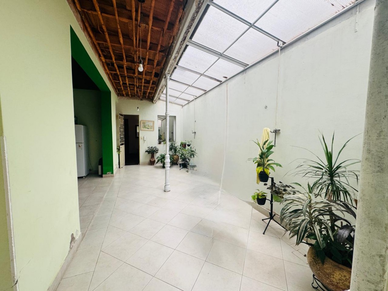 CASA DE ESTILO EN BARRIO CONSTITUYENTES - SANTA FE CAPITAL