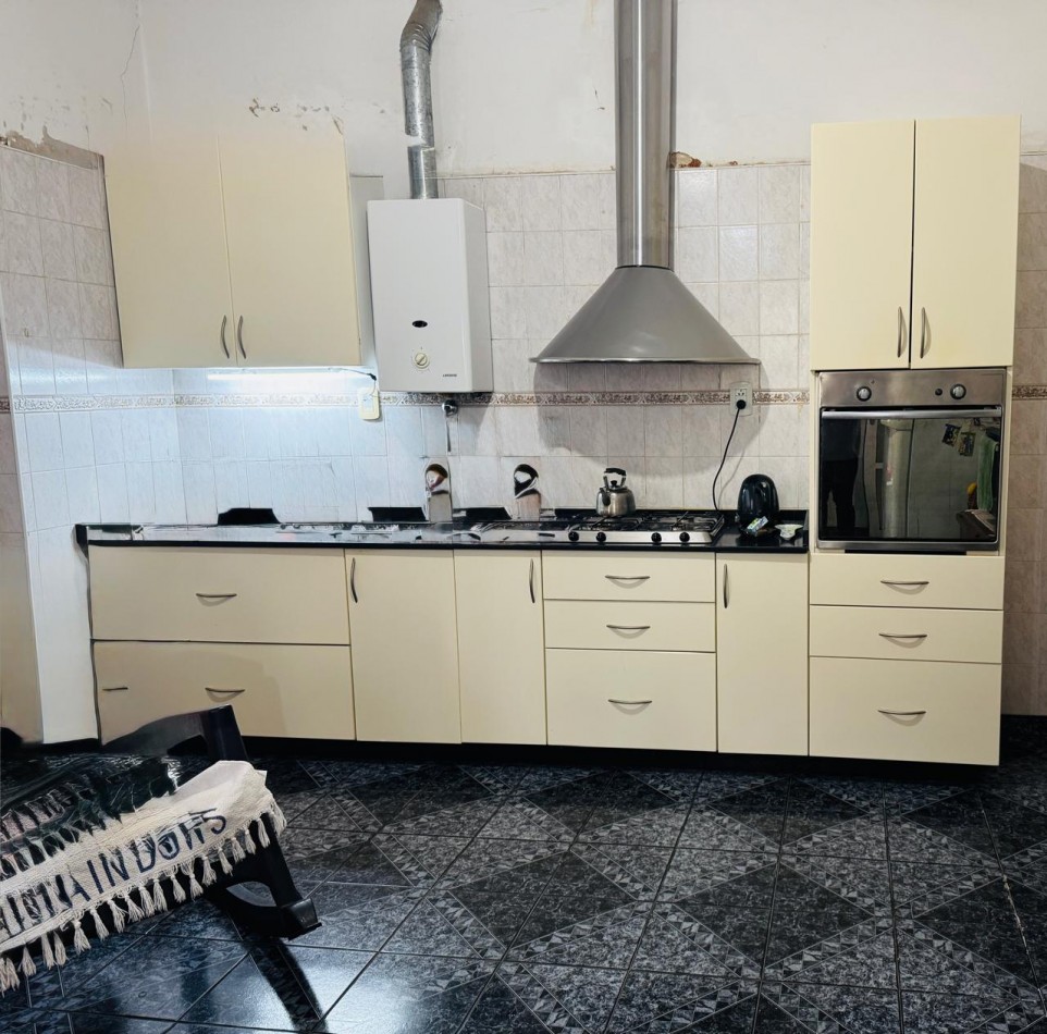 CASA DE ESTILO EN BARRIO CONSTITUYENTES - SANTA FE CAPITAL