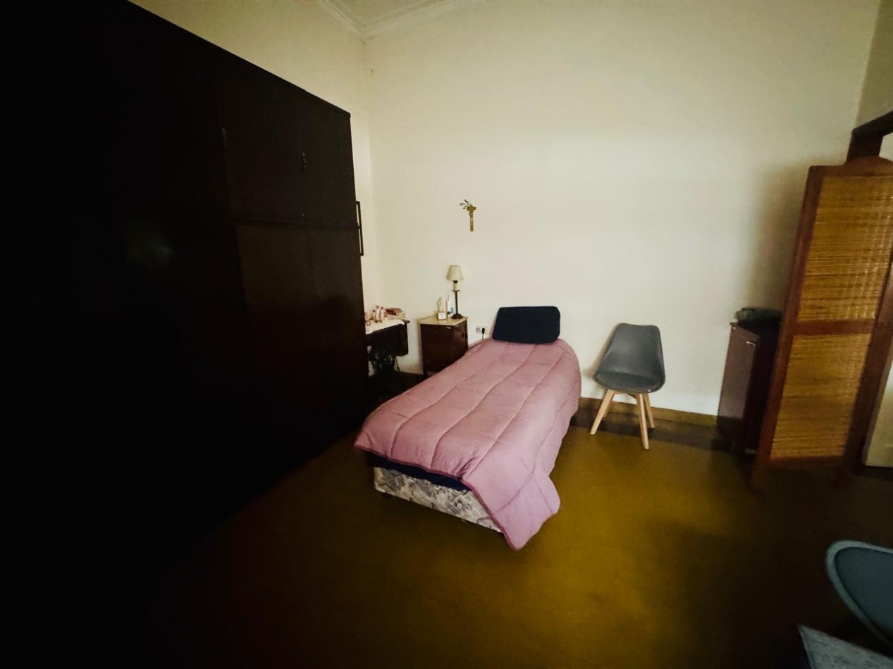 CASA SOBRE AV BLAS PARERA (EN OCHAVA)