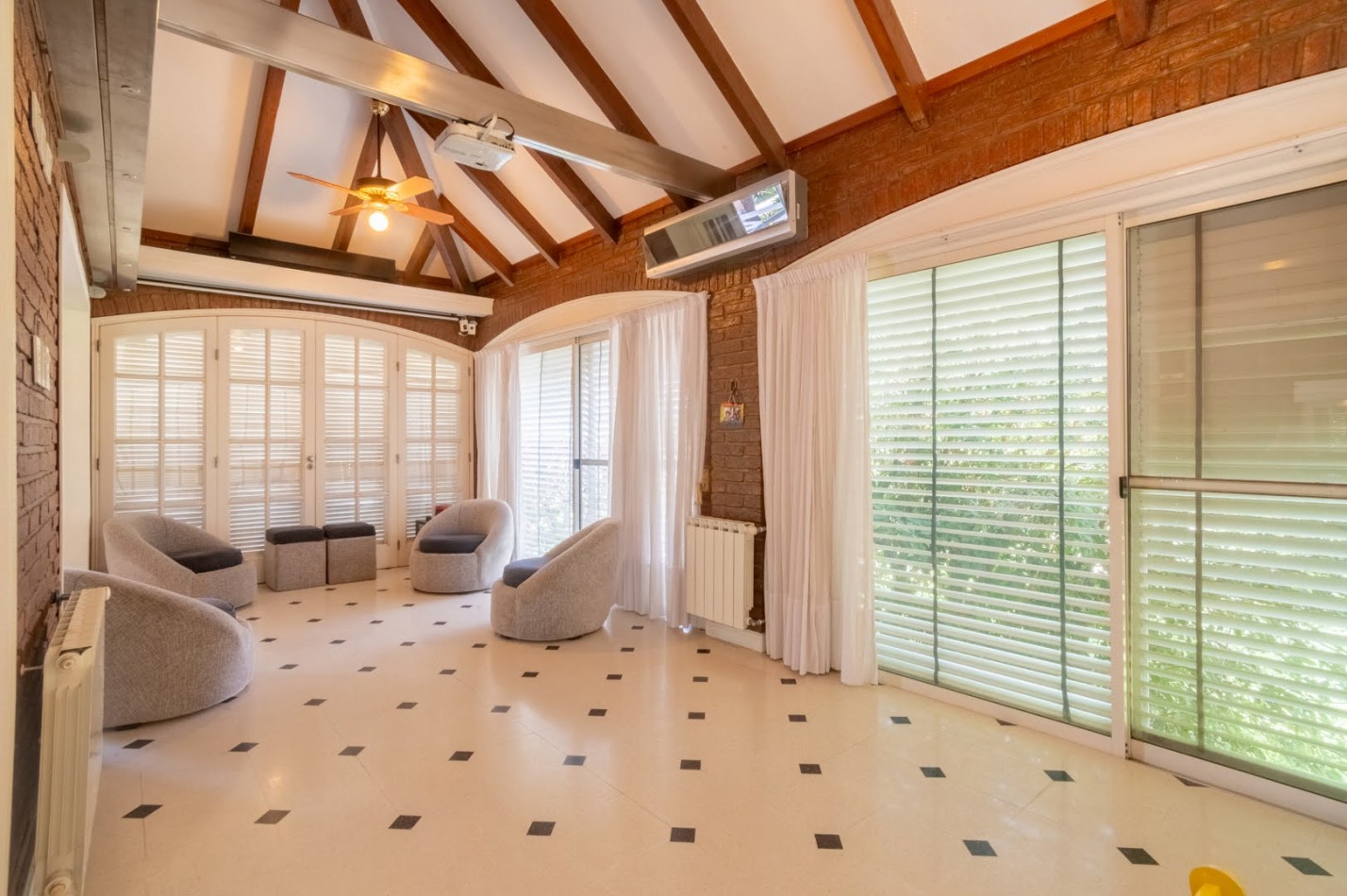 CASA DE CATEGORIA EN CLUB DE CAMPO EL PASO - Santo Tome - Santa Fe