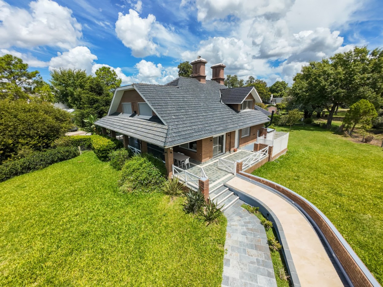 CASA DE CATEGORIA EN CLUB DE CAMPO EL PASO - Santo Tome - Santa Fe