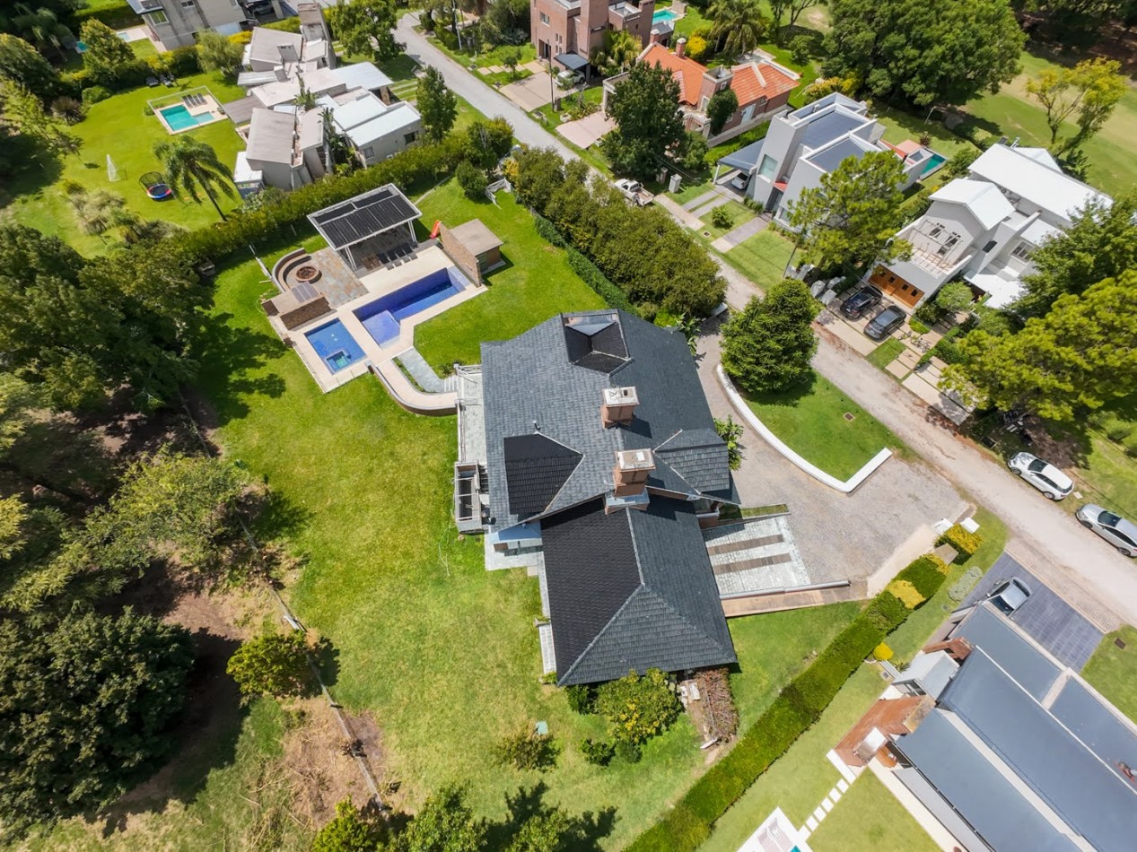 CASA DE CATEGORIA EN CLUB DE CAMPO EL PASO - Santo Tome - Santa Fe