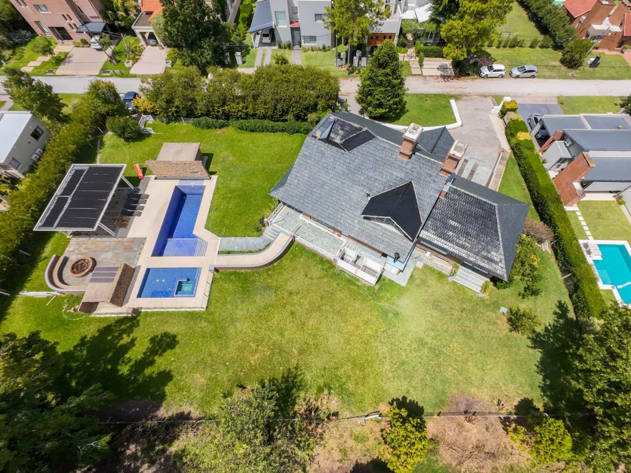 CASA DE CATEGORIA EN CLUB DE CAMPO EL PASO - Santo Tome - Santa Fe