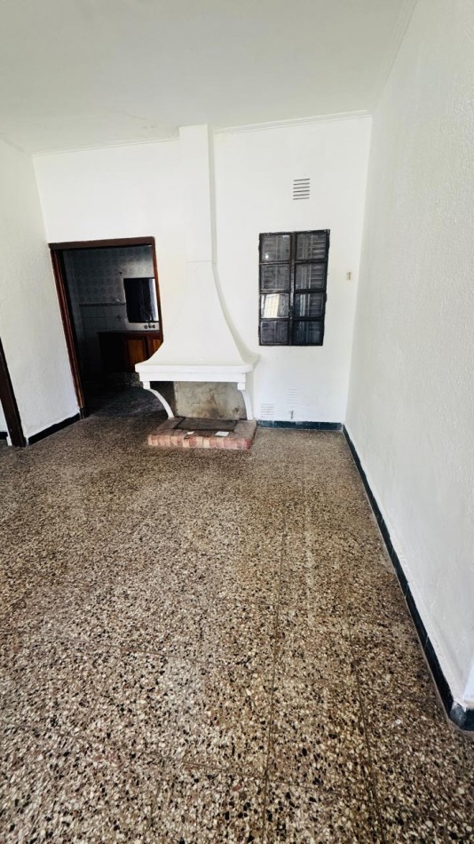 CASA EN VENTA 3 DORMITORIOS CON COCHERA 