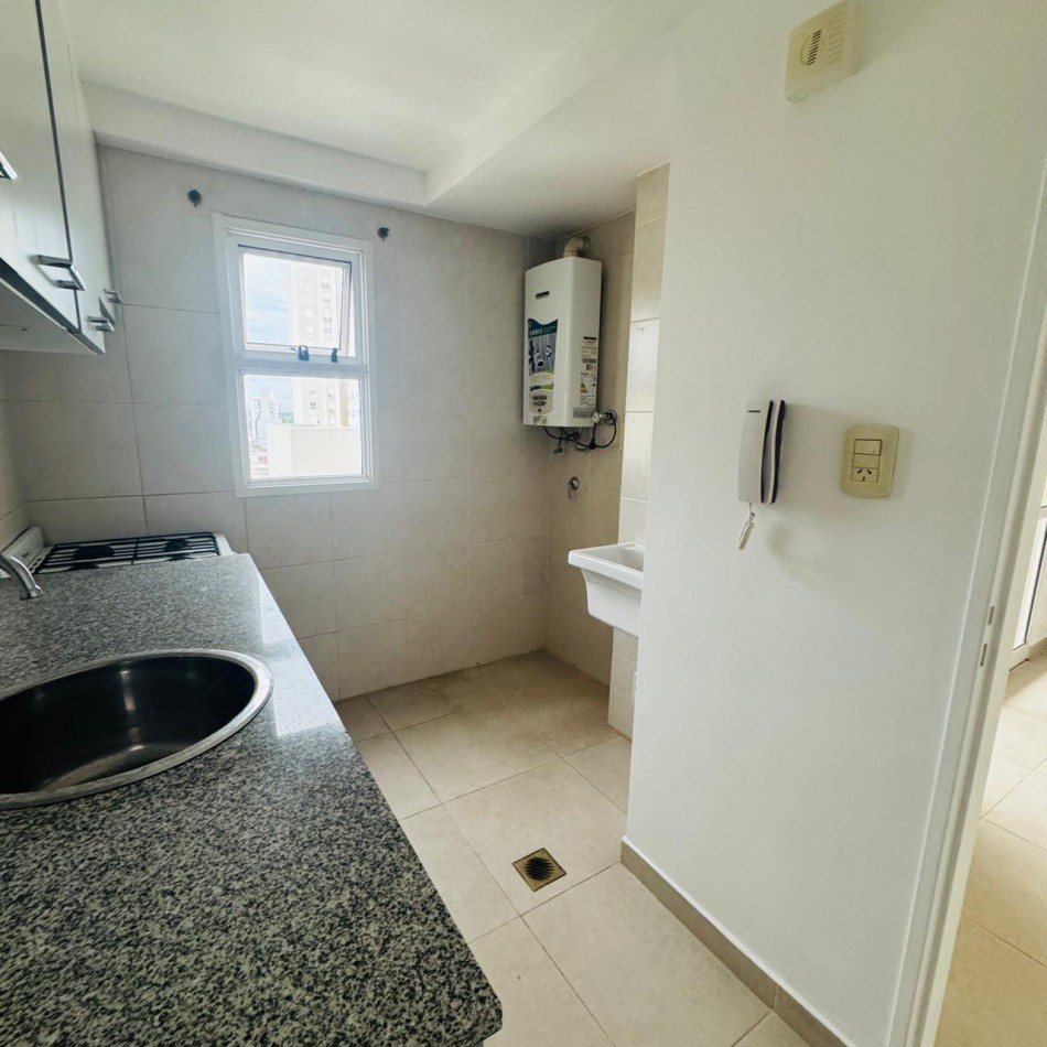 VENTA DEPARTAMENTO CON COCHERA EN ZONA CENTRO