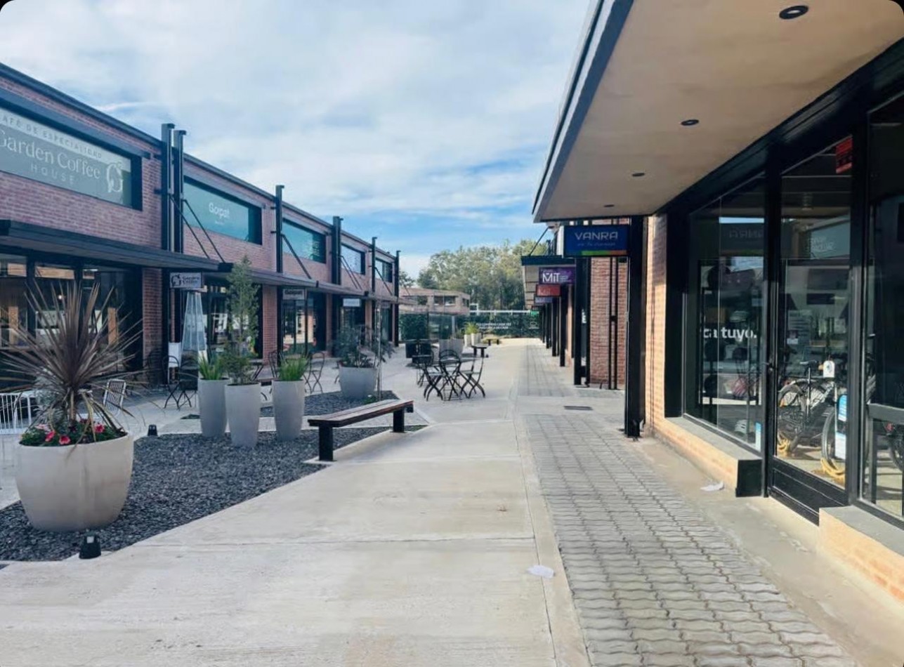 LOCAL COMERCIAL EL LAS ACACIAS - ZONA COUNTRIES - CON RENTA 