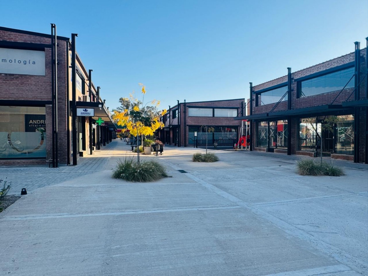 LOCAL COMERCIAL EL LAS ACACIAS - ZONA COUNTRIES - CON RENTA 