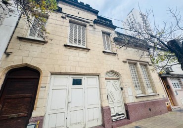 CASA DE ESTILO EN BARRIO CONSTITUYENTES - SANTA FE CAPITAL