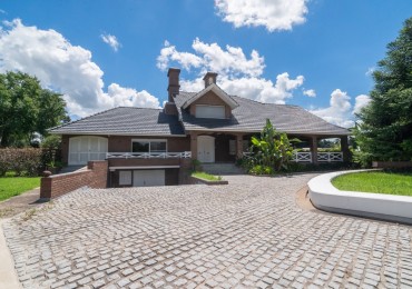 CASA DE CATEGORIA EN CLUB DE CAMPO EL PASO - Santo Tome - Santa Fe